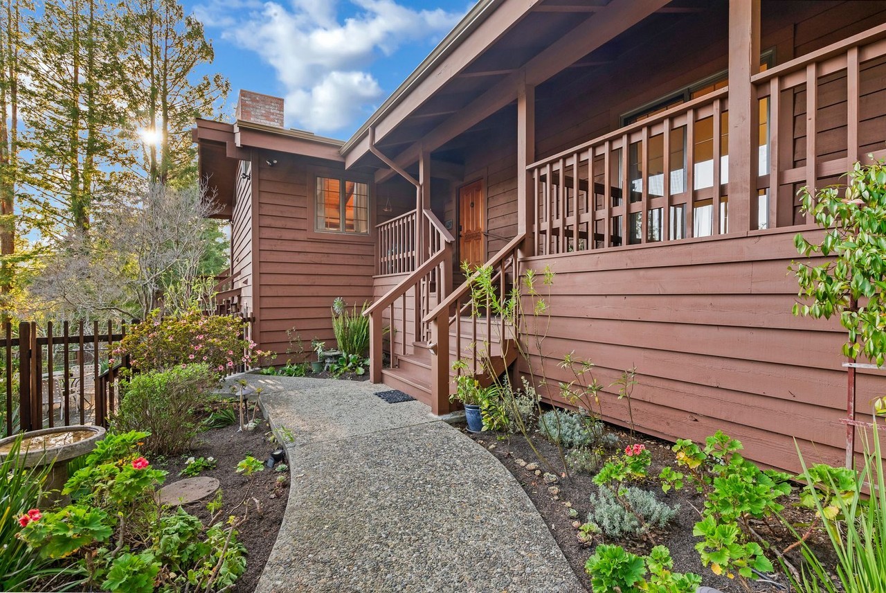 27 Pasatiempo Dr - Photo 3 of 50