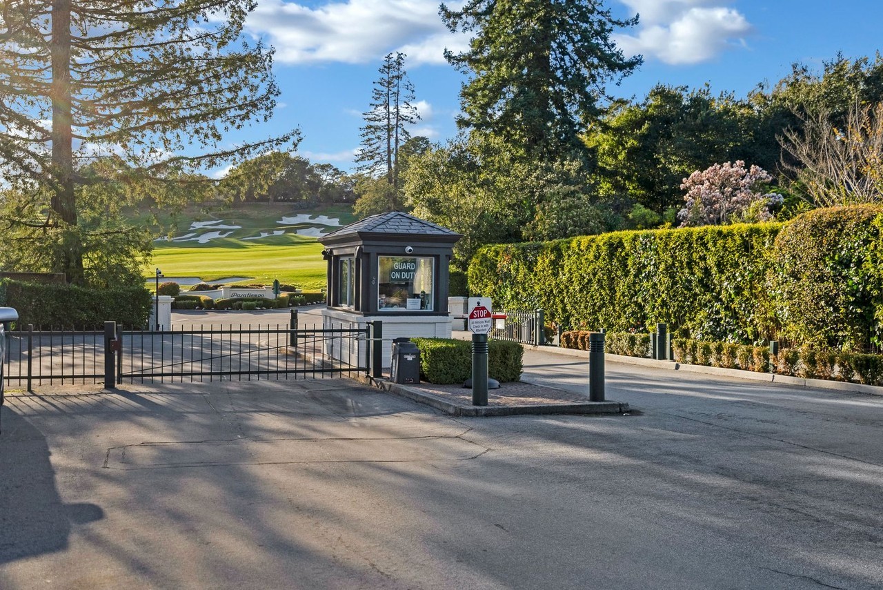 27 Pasatiempo Dr - Photo 4 of 50