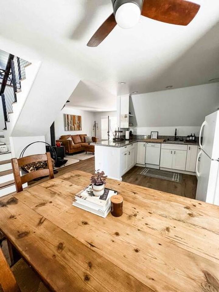 1911 2nd St - Photo 2 of 11