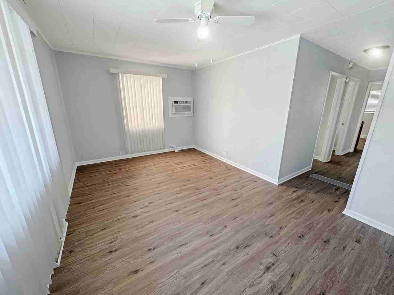 4429 N Neenah Ave - Photo 3 of 17