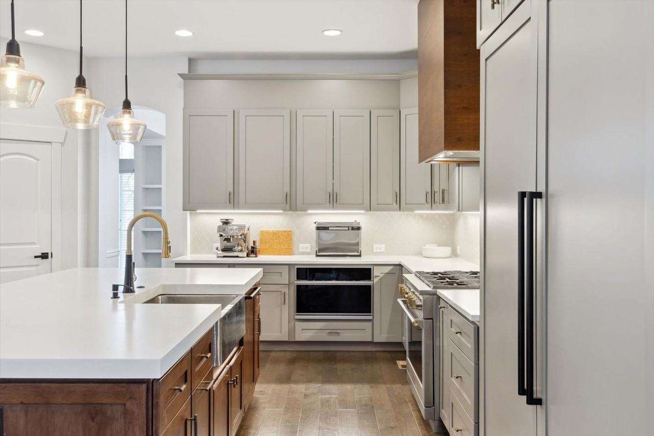 803 North Uinta Way - Photo 5 of 30