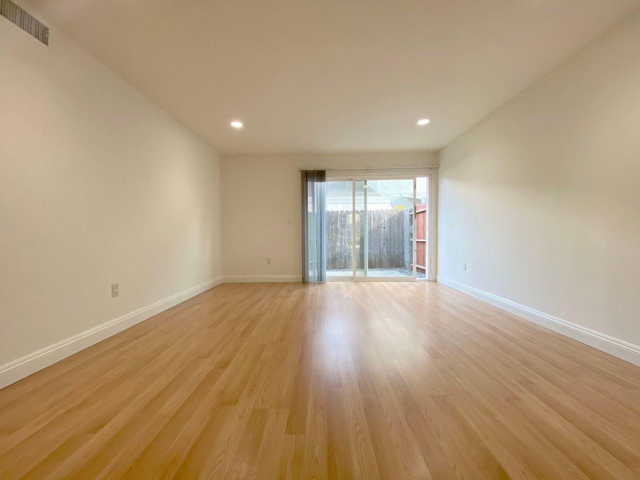 2620 W Orion Ave - Photo 3 of 36