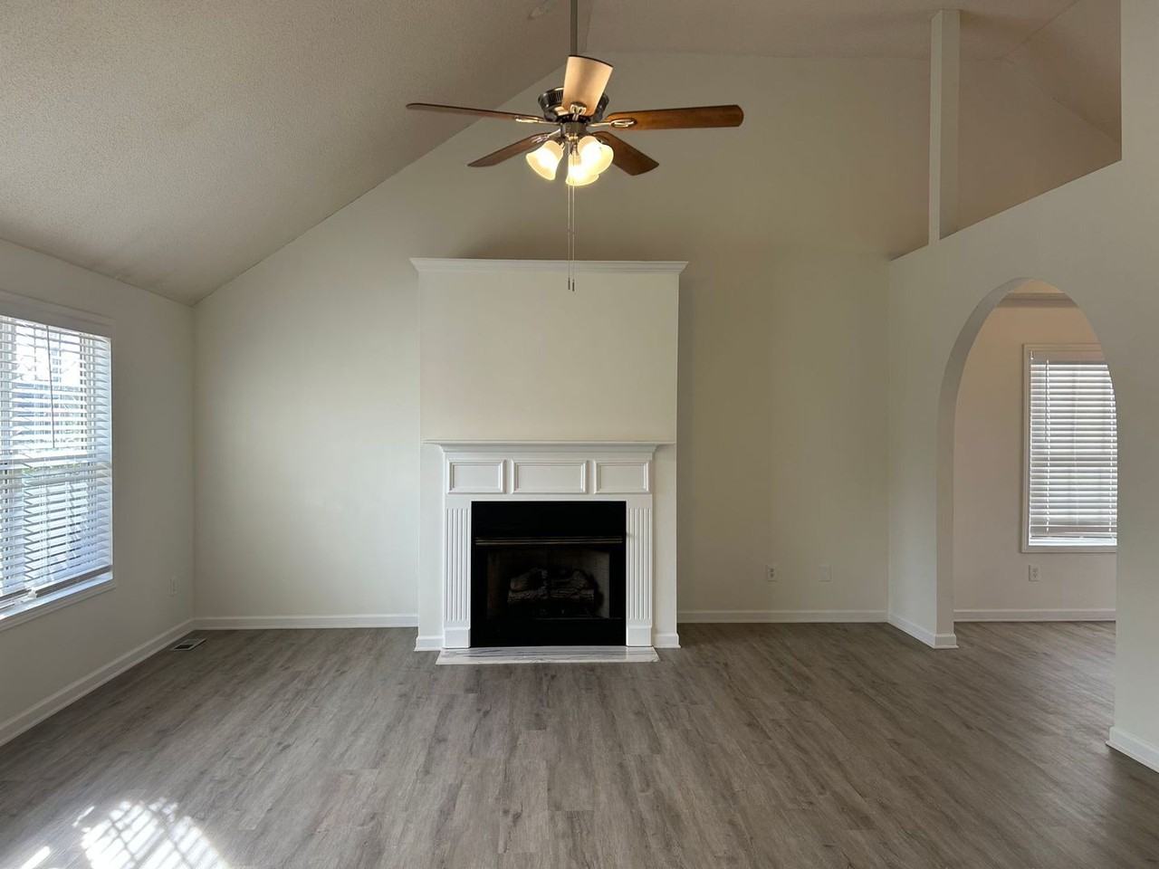 232 Dewars Dr - Photo 3 of 13