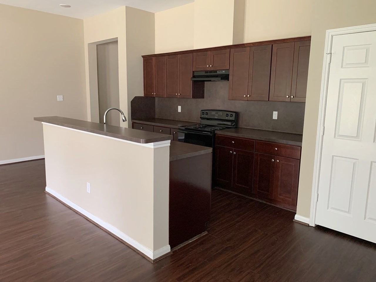 8205 Claiborne St - Photo 4 of 16