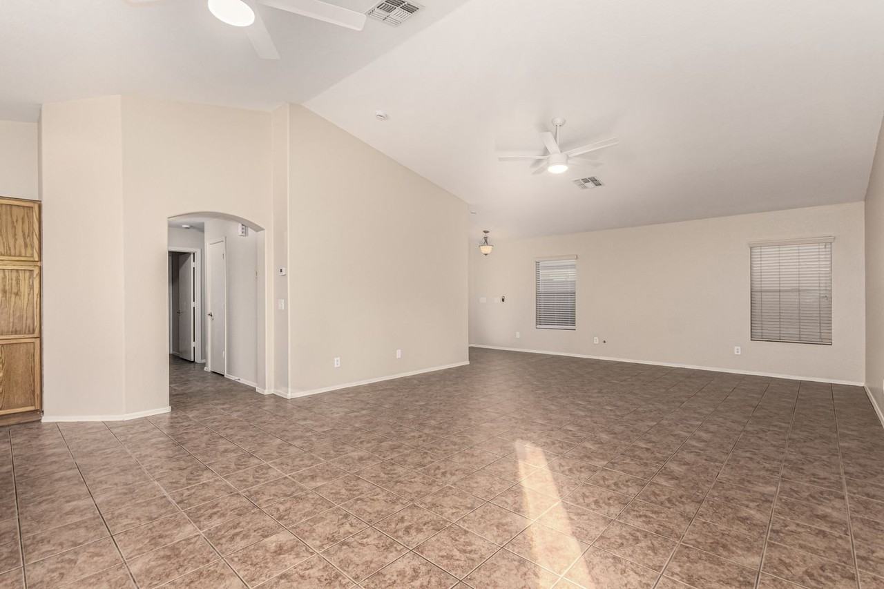 17771 W Ventura St - Photo 5 of 36