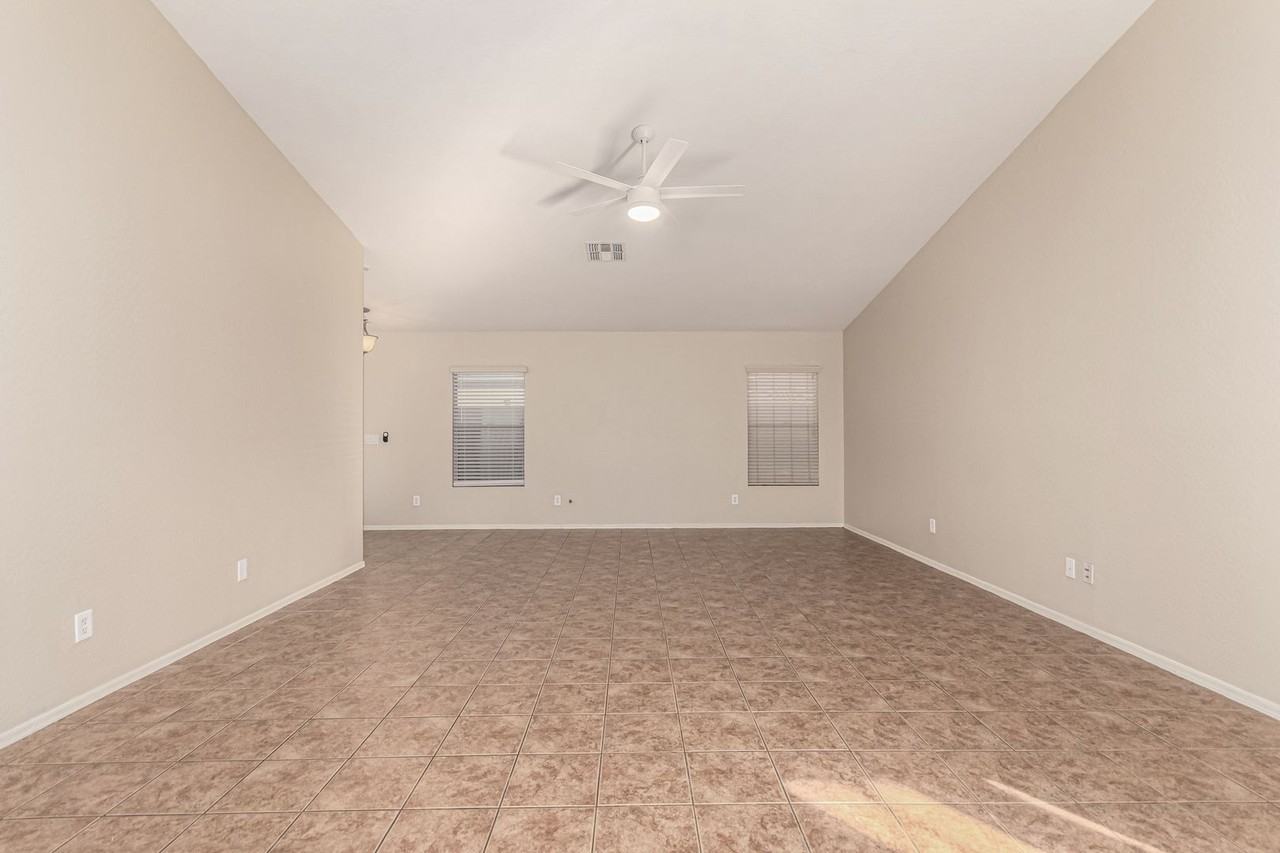 17771 W Ventura St - Photo 6 of 36
