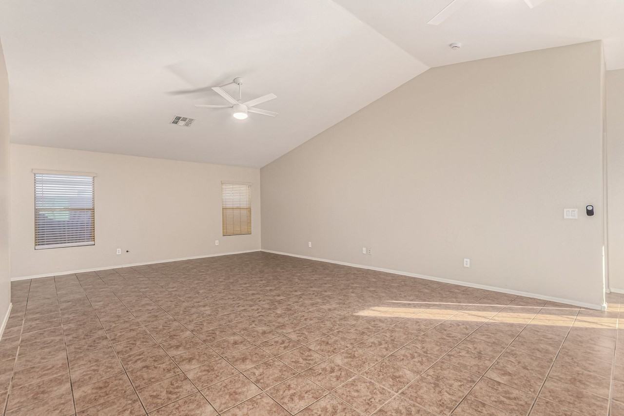 17771 W Ventura St - Photo 7 of 36