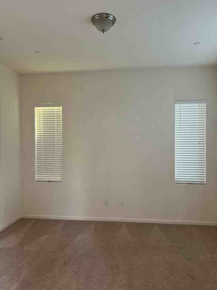 8 Baffin Bay Ct - Photo 2 of 7