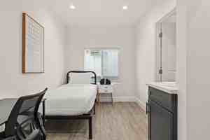 featured image of 1738 Kelton Ave