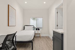A 5 bedroom, 3 bathroom apartment with common areas and a fully functional kitchen at 1738 Kelton Ave. - Photo 1 of 1