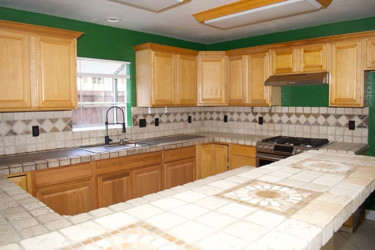 249 S 33rd St - Photo 4 of 12