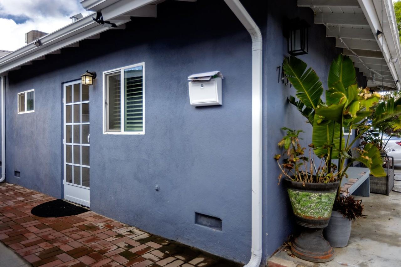 7457 Sausalito Ave - Photo 3 of 16