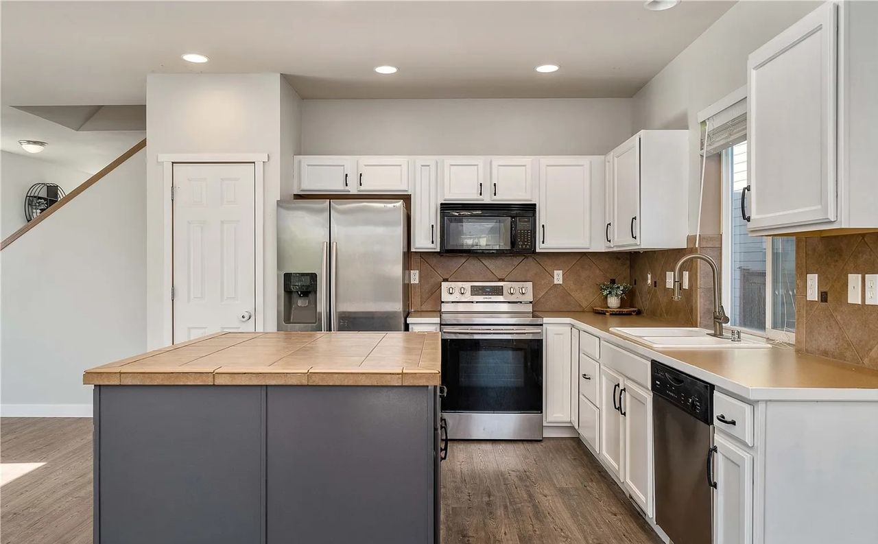 2304 190th St E - Photo 7 of 22