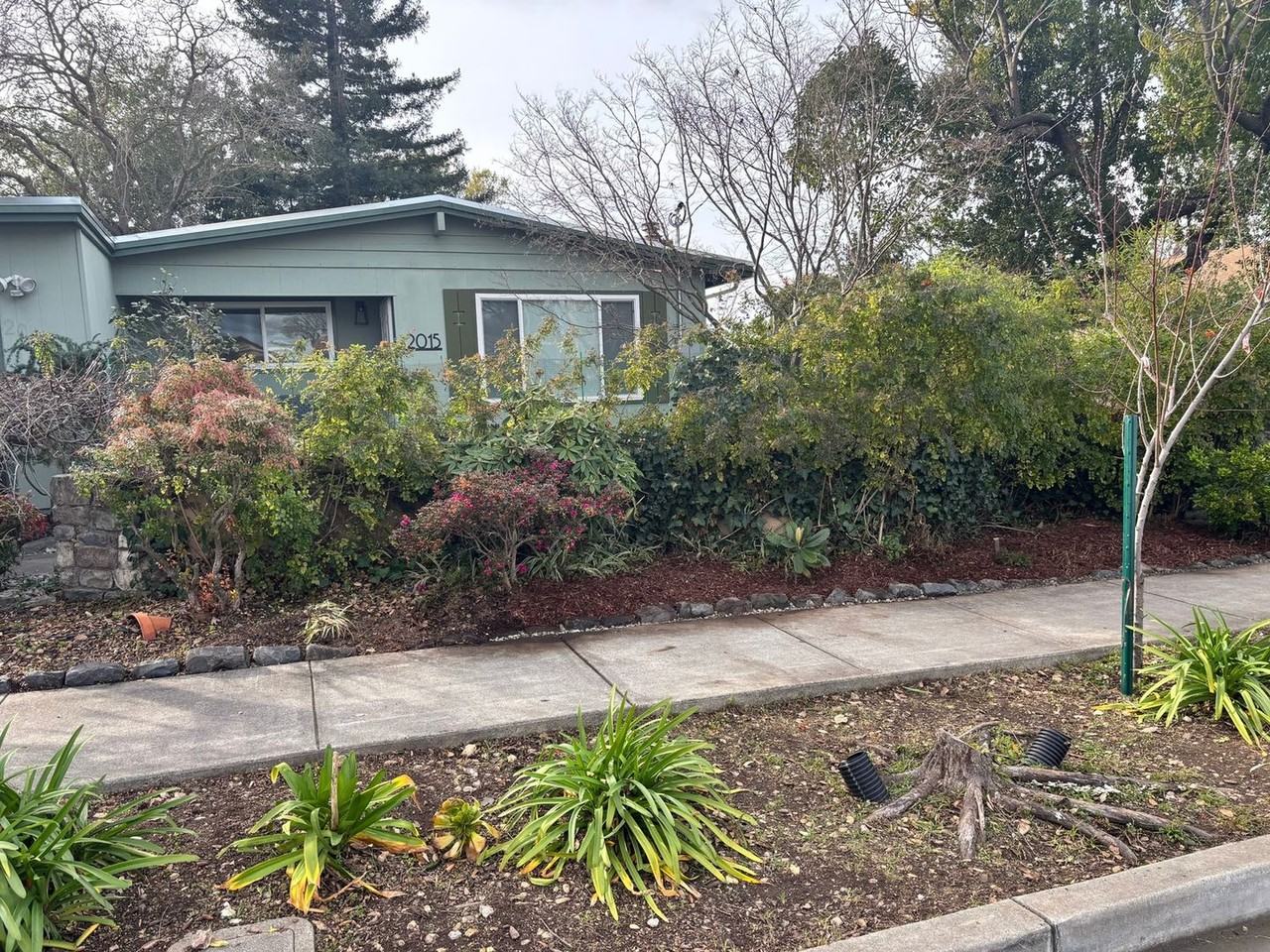 2015 S Terrace Dr - Photo 2 of 16