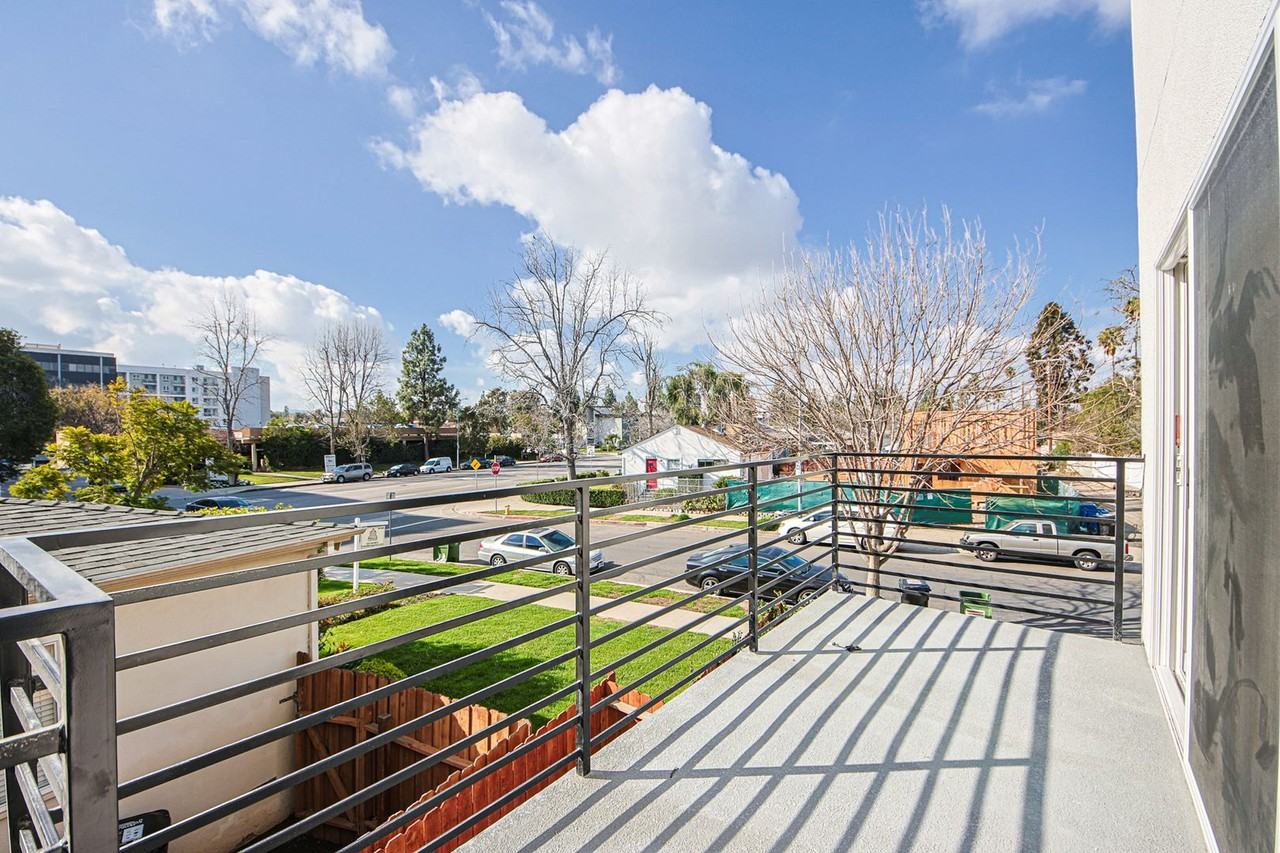 Luxury 3 & 4 Bed Townhomes a Short Walk to Topanga Village! - Photo 7 of 50