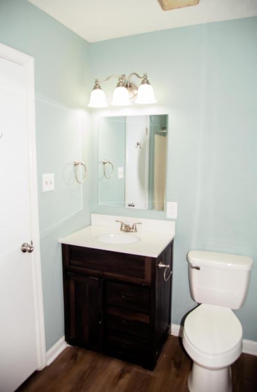 303 E 2nd St - Photo 4 of 7