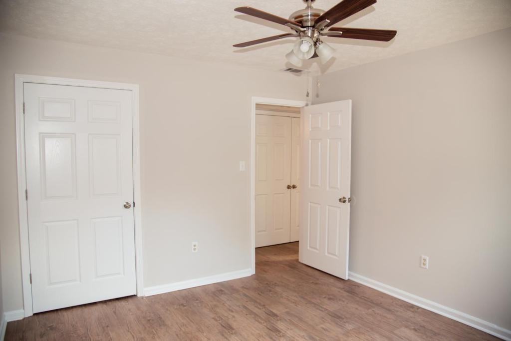 303 E 2nd St - Photo 6 of 7