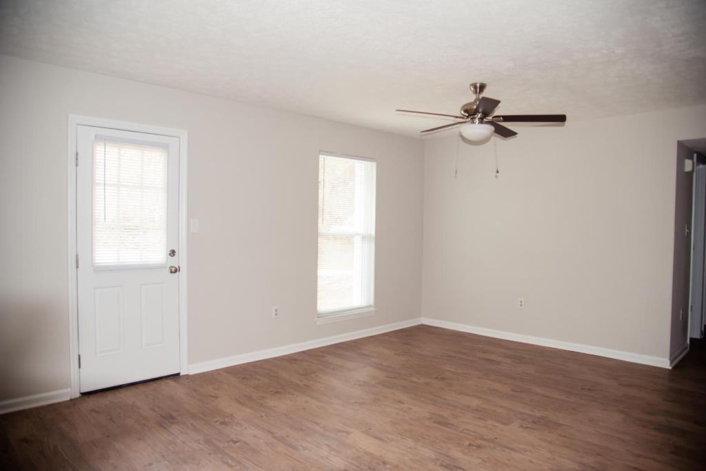 303 E 2nd St - Photo 7 of 7