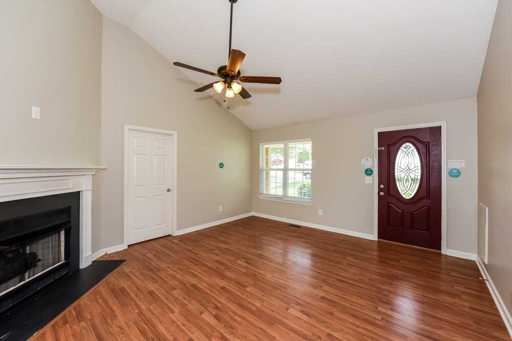 534 Summit Way - Photo 3 of 16