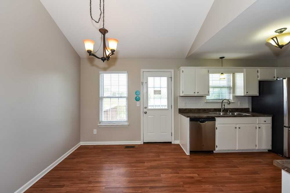 534 Summit Way - Photo 5 of 16