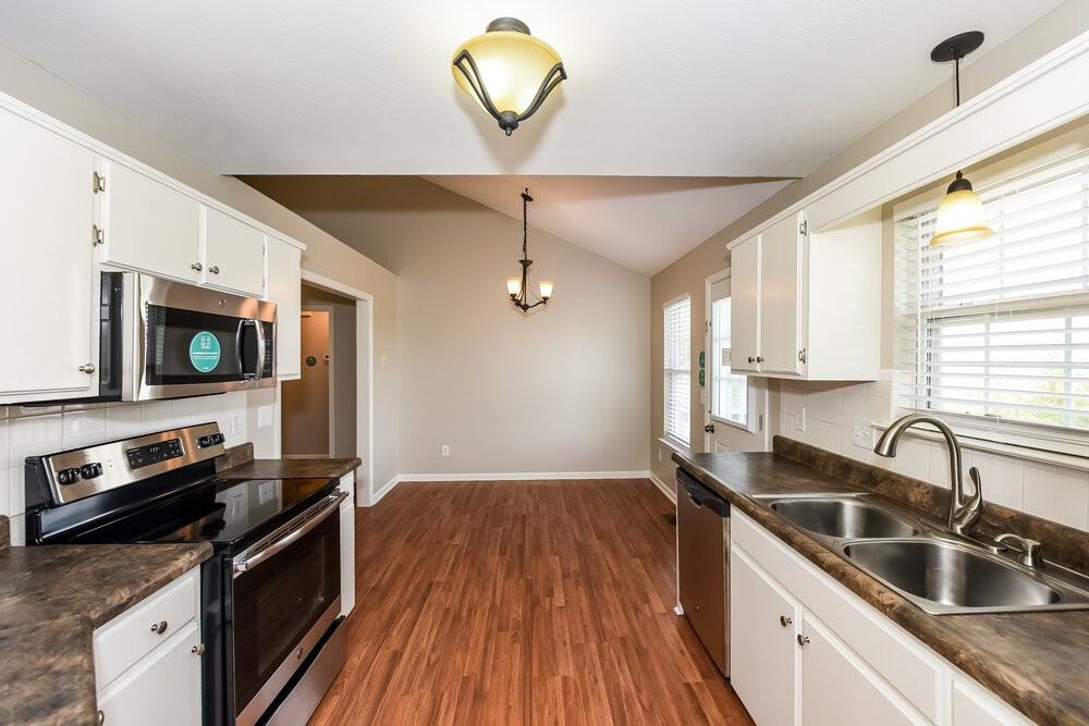 534 Summit Way - Photo 6 of 16