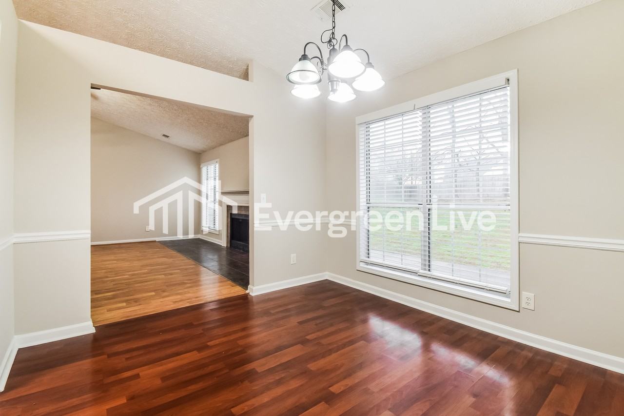 4547 Aladdin Ct - Photo 4 of 15