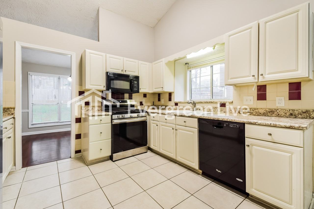 4547 Aladdin Ct - Photo 6 of 15