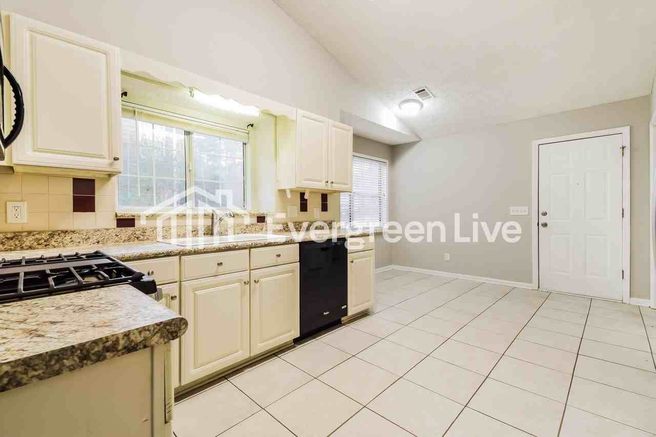 4547 Aladdin Ct - Photo 7 of 15