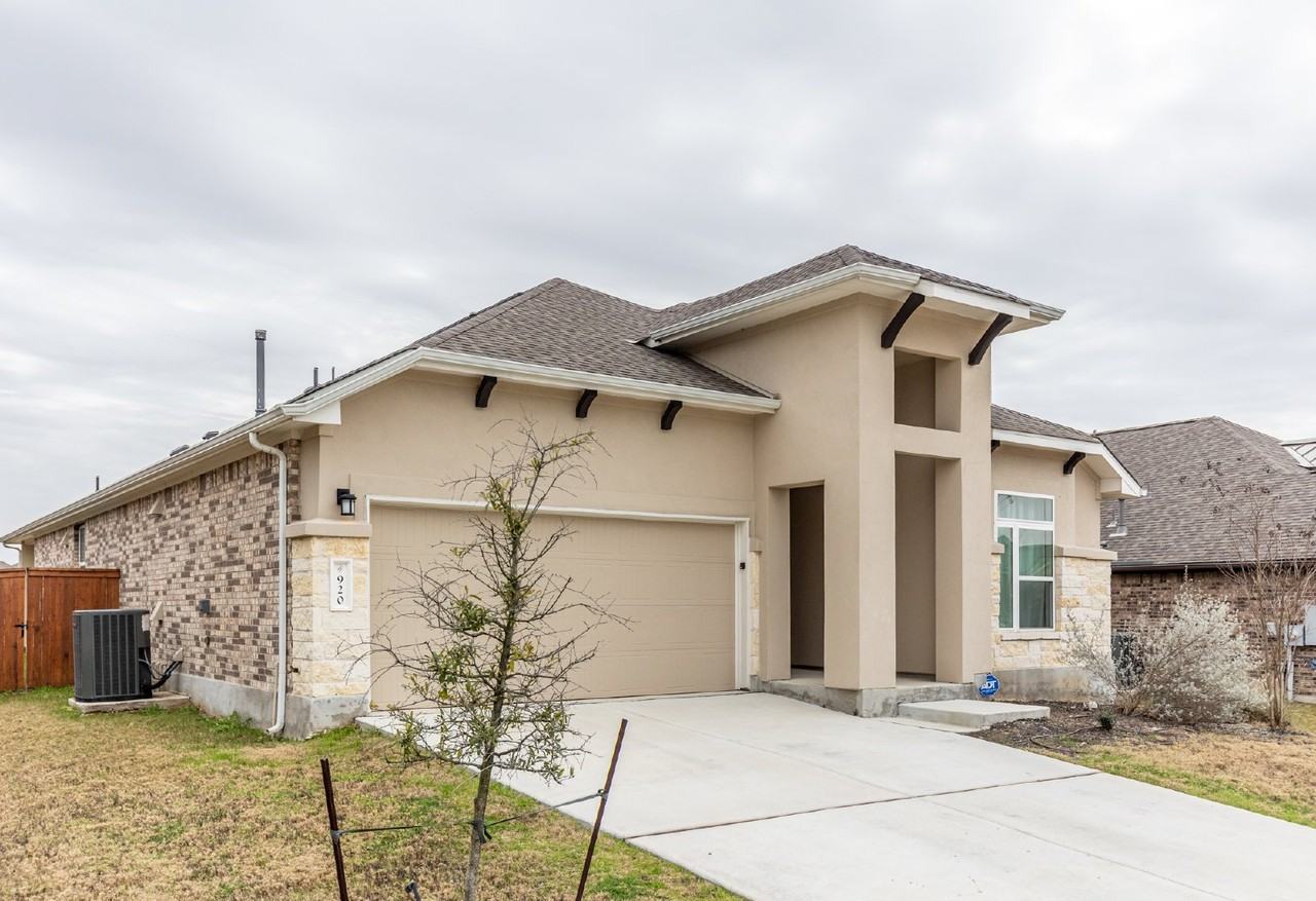 920 Foxbrook Way - Photo 3 of 46