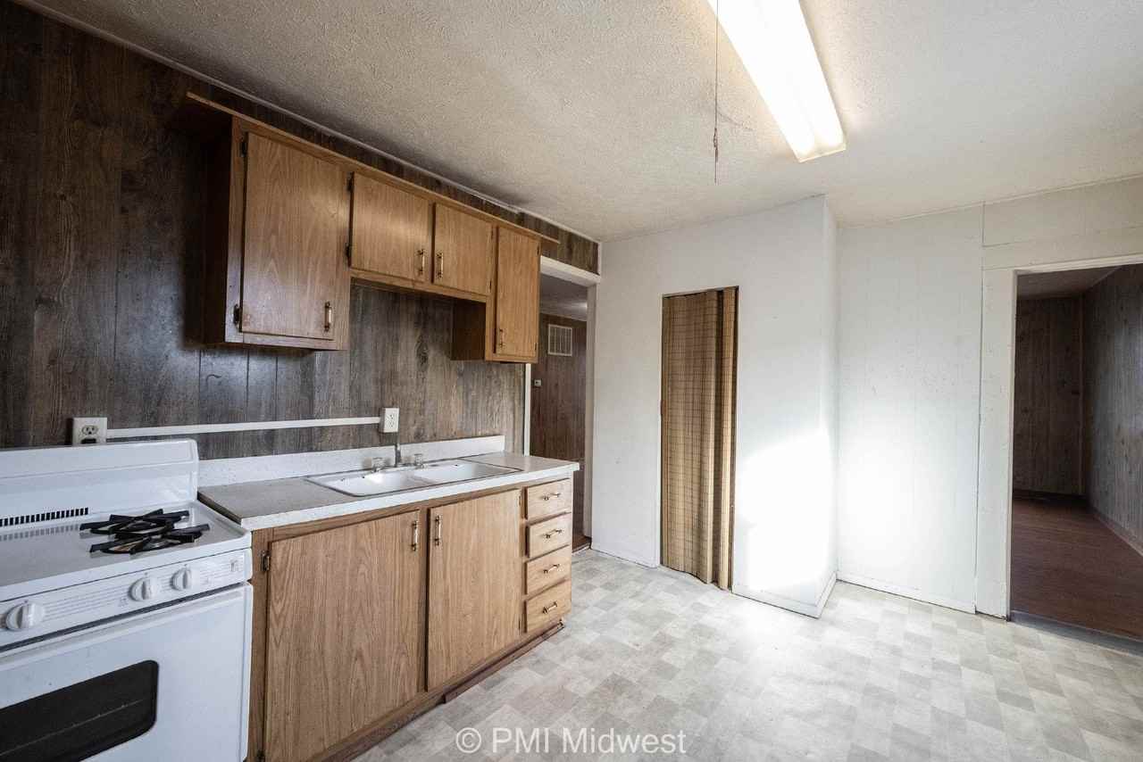 918 S Bell St #3 - Photo 7 of 26