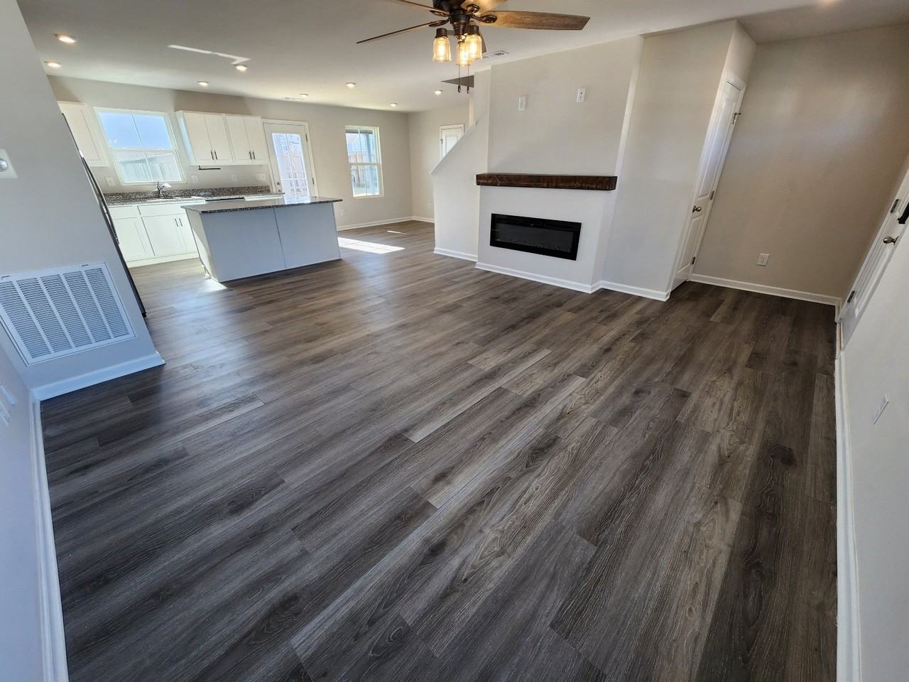 3025 Sapgate Ln - Photo 4 of 28