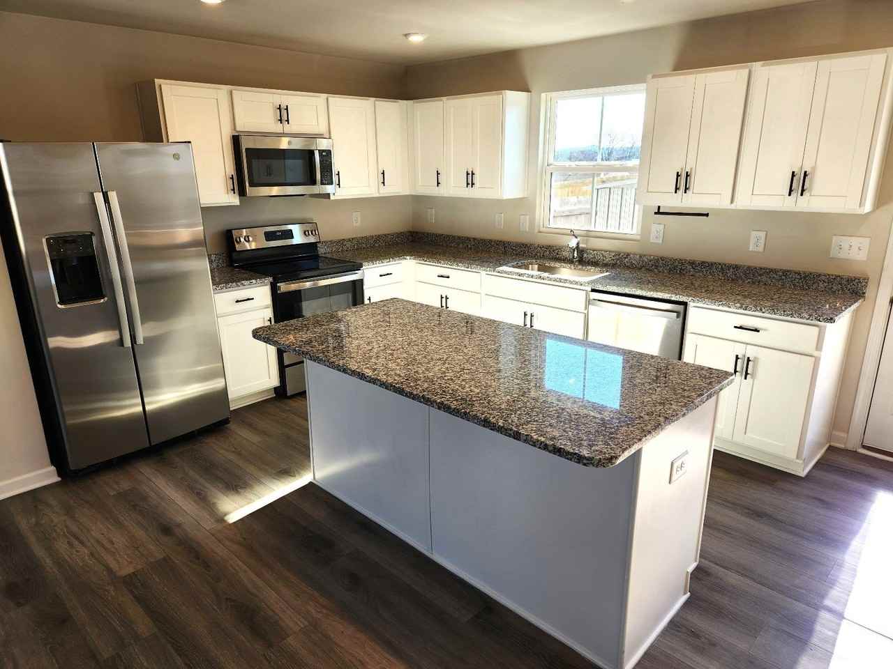 3025 Sapgate Ln - Photo 7 of 28