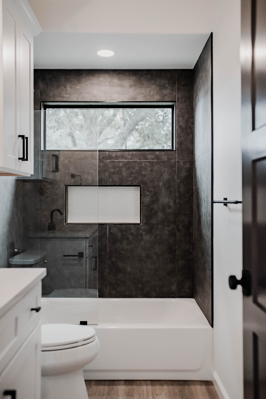 3608A N Vine St - Photo 2 of 20