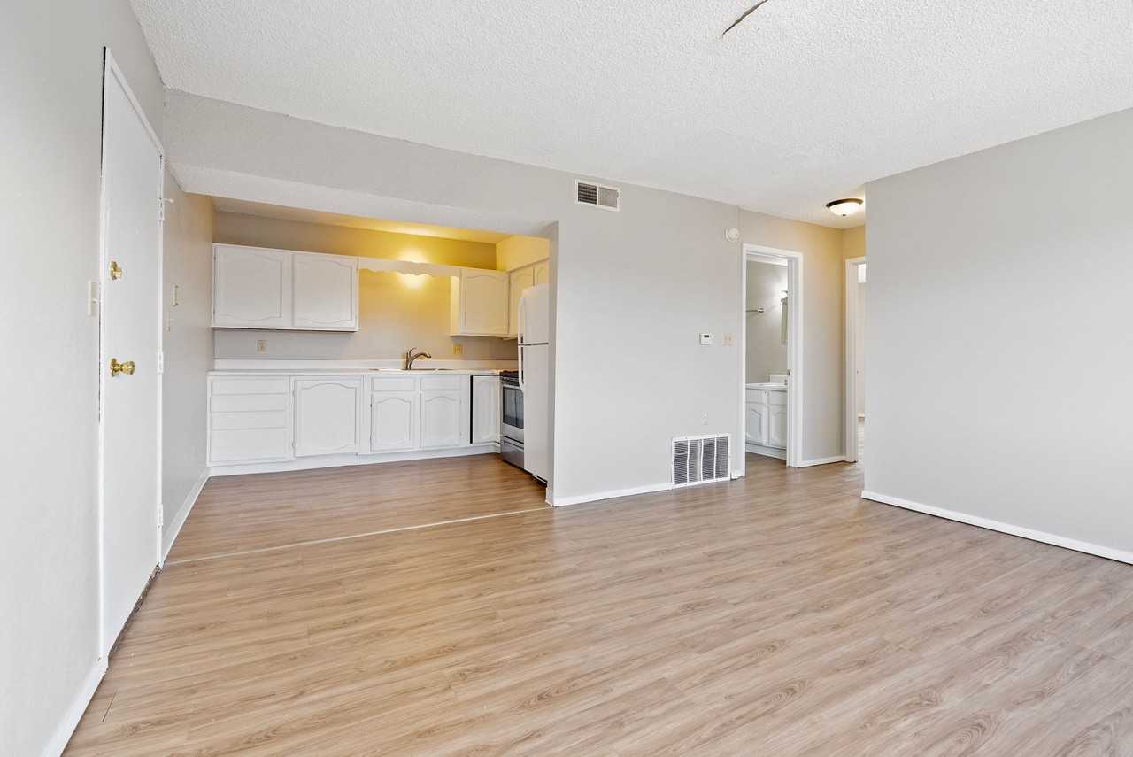 Leavitt Park Apartments - Photo 2 of 15