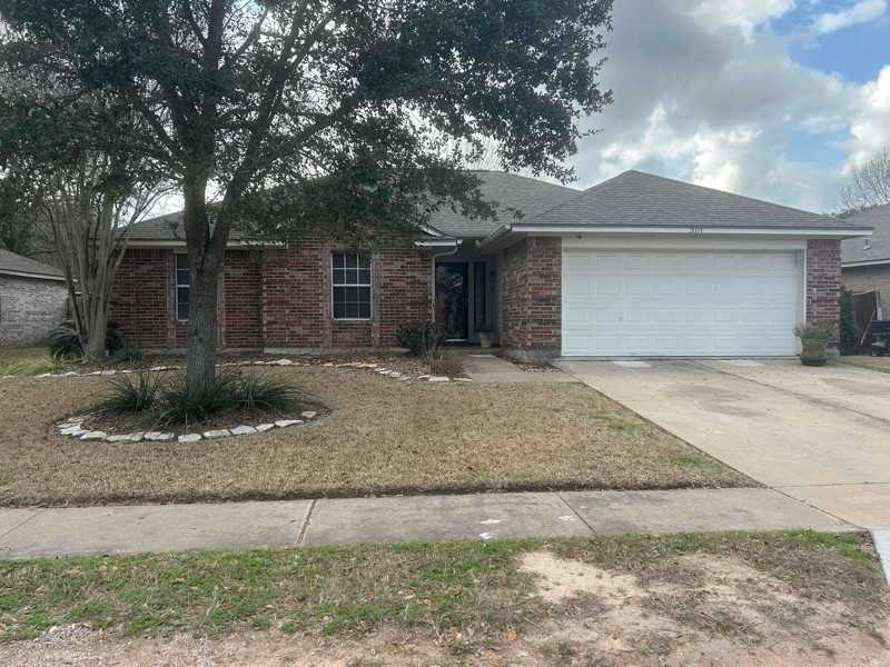 301 Bridle Ln - Photo 2 of 19