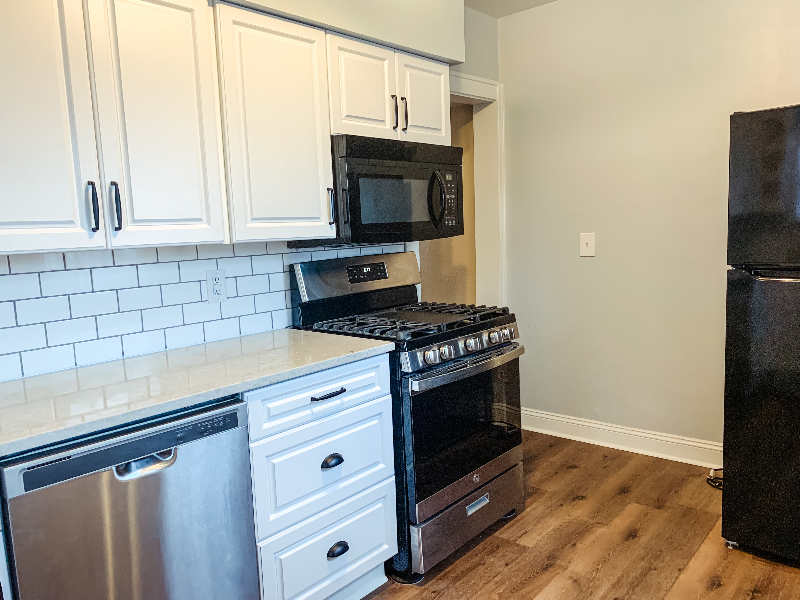 323 Wayne St #1F - Photo 3 of 13