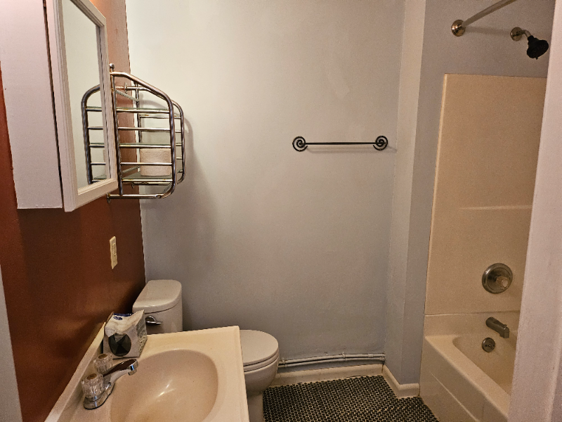 1016 Hamilton Ave Sw #B - Photo 3 of 12