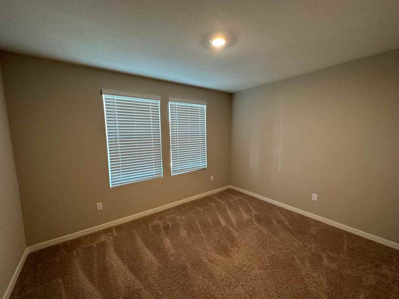 4099 Liverpool St - Photo 2 of 9