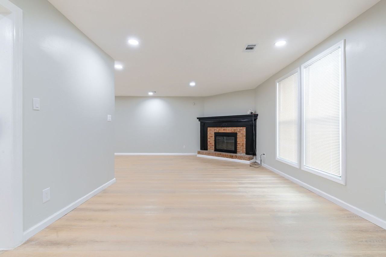 1000 Rampart Pl - Photo 3 of 45