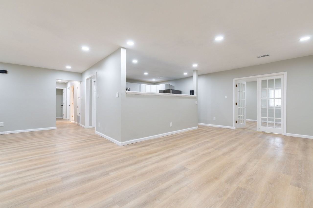 1000 Rampart Pl - Photo 5 of 45