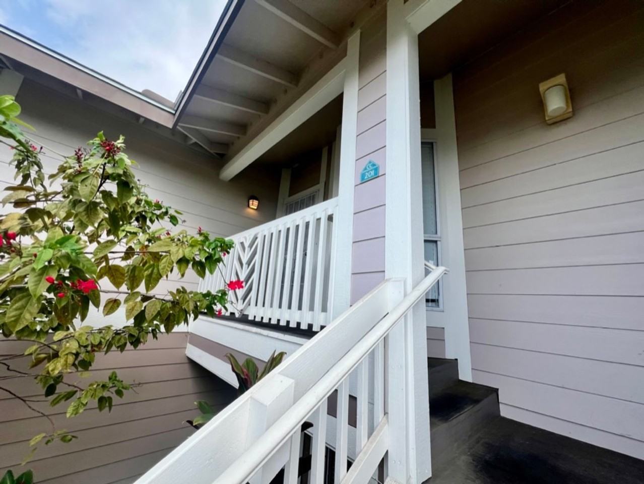 75-6081 Alii Dr - Photo 4 of 26