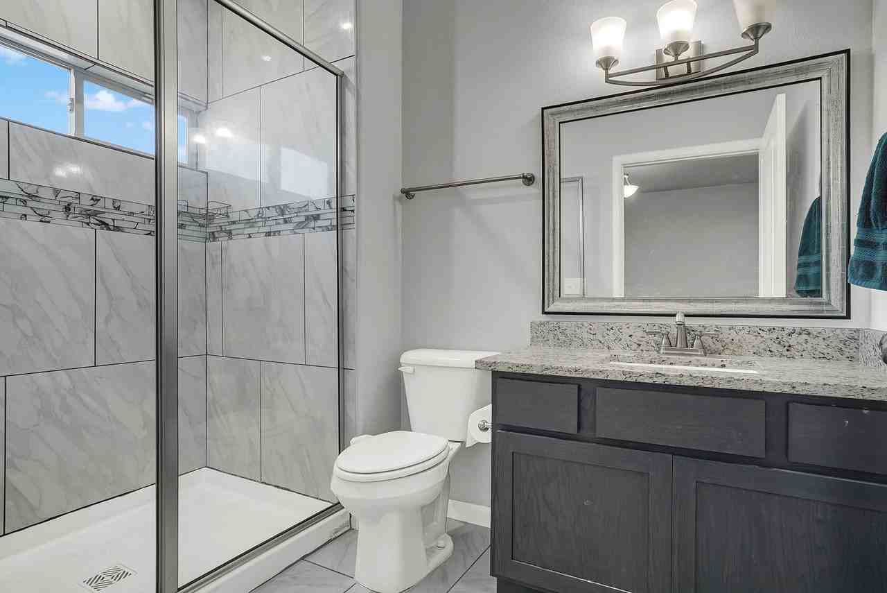 1072 Haper Ct - Photo 7 of 41