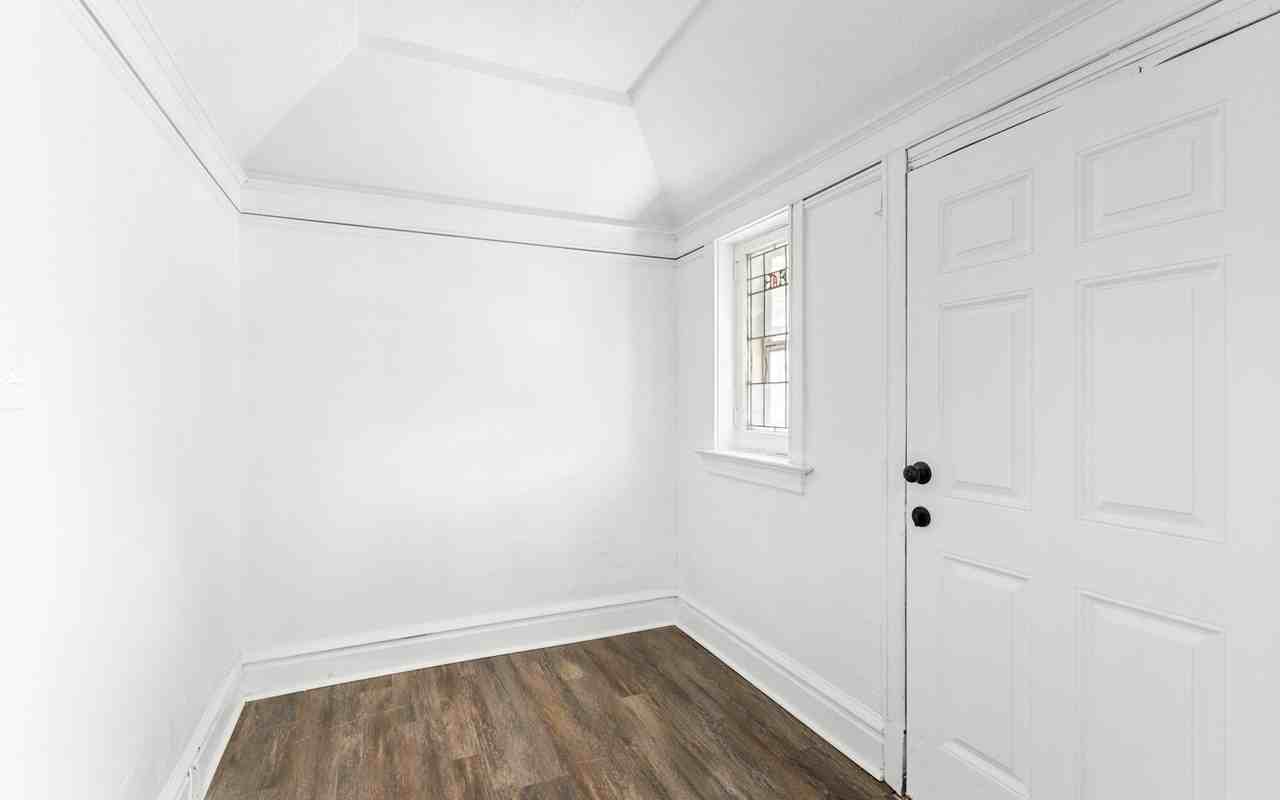 4476 Margaretta Avenue - Photo 5 of 24