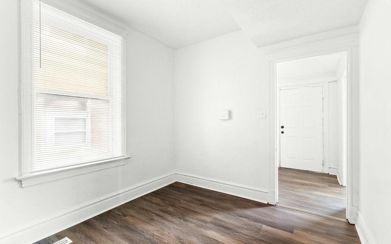 4476 Margaretta Avenue - Photo 7 of 24