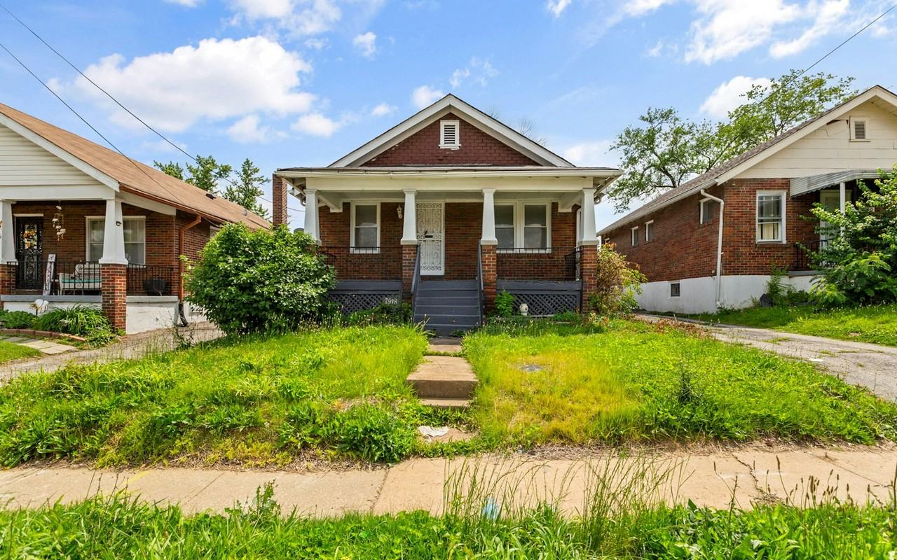 7918 Page Avenue - Photo 2 of 20