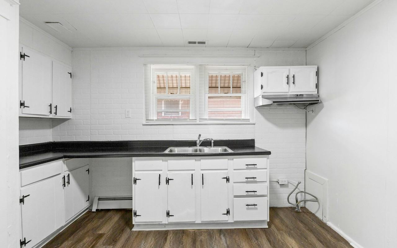 7918 Page Avenue - Photo 3 of 20