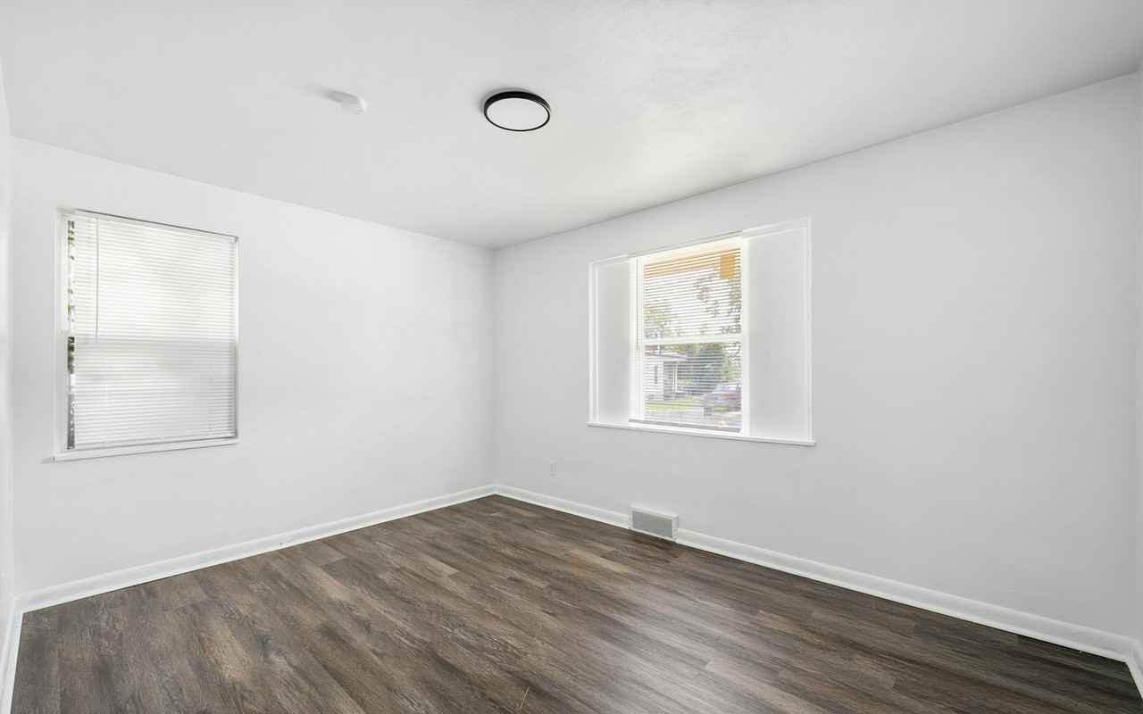 4513 Rosewood Avenue - Photo 5 of 14