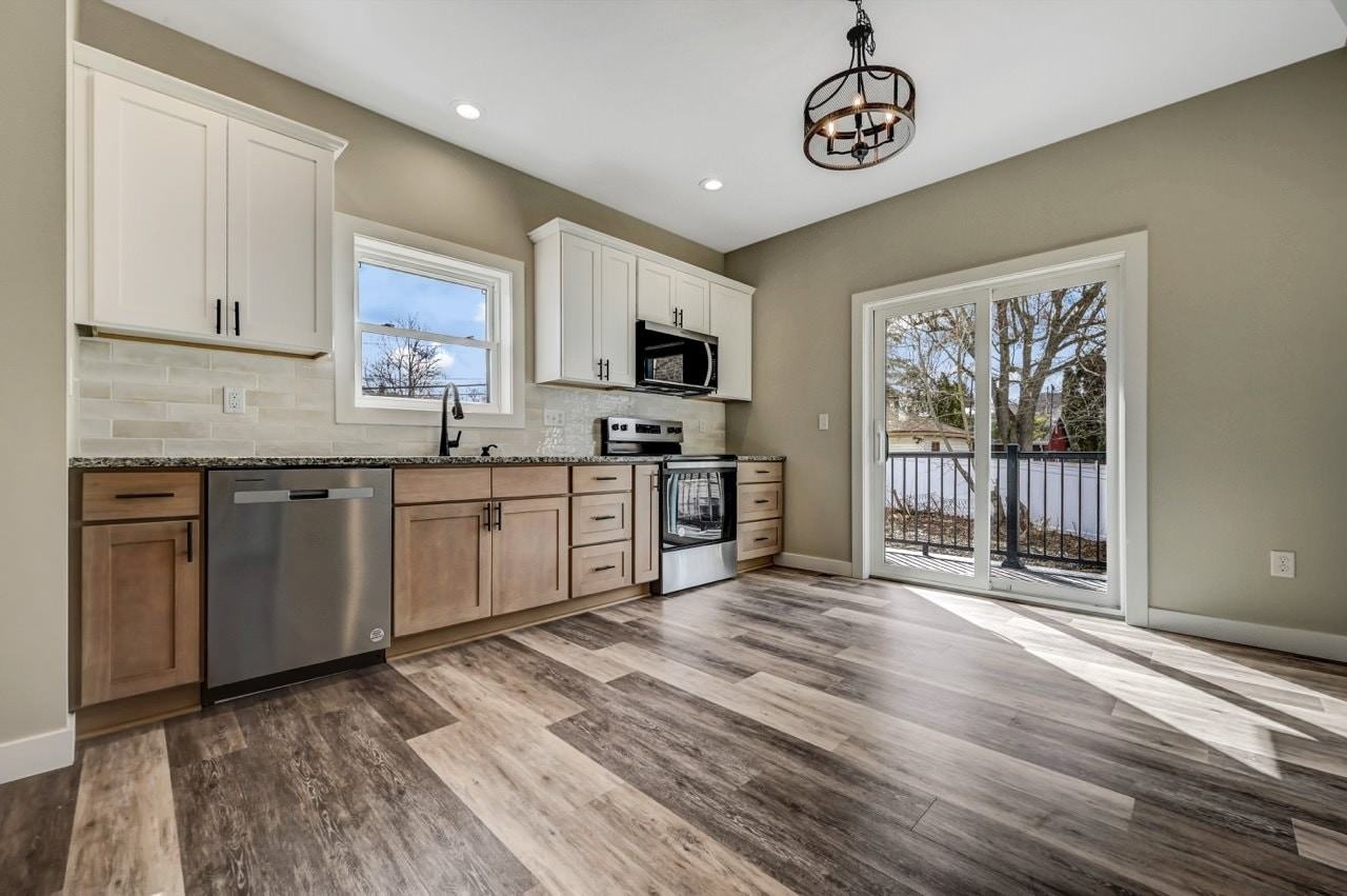 702 East Elm Street - Photo 4 of 39