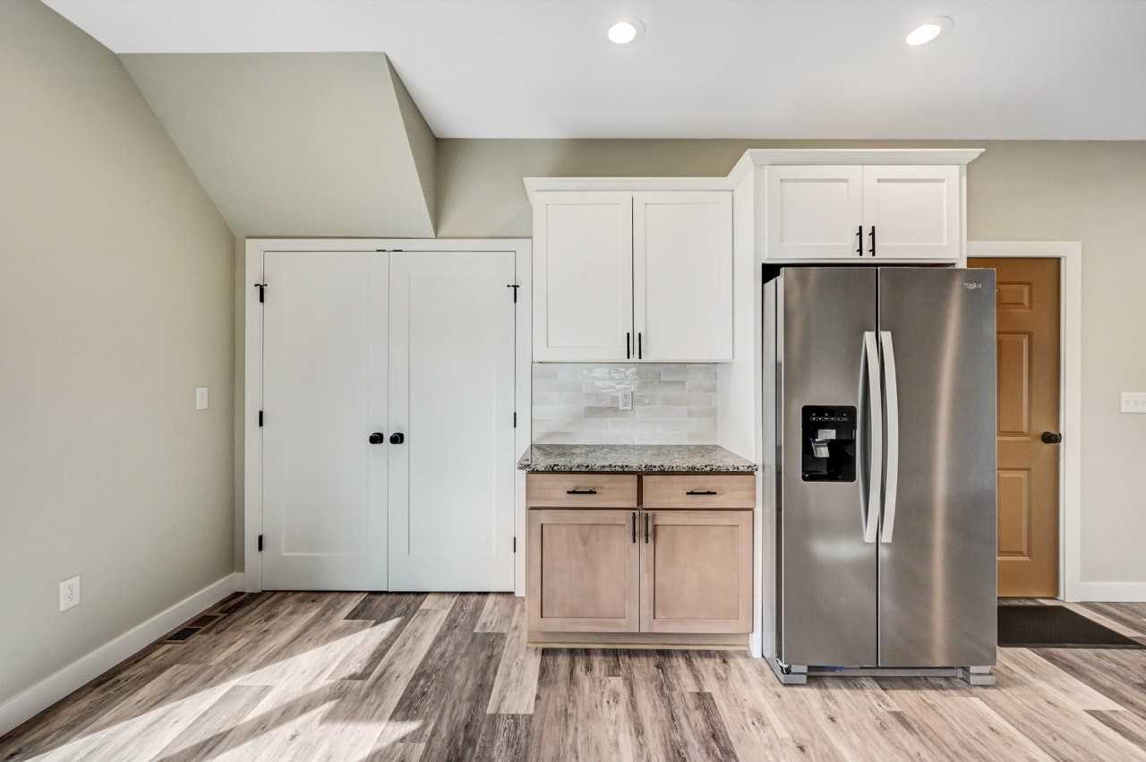 702 East Elm Street, Unit 1 - Photo 7 of 40