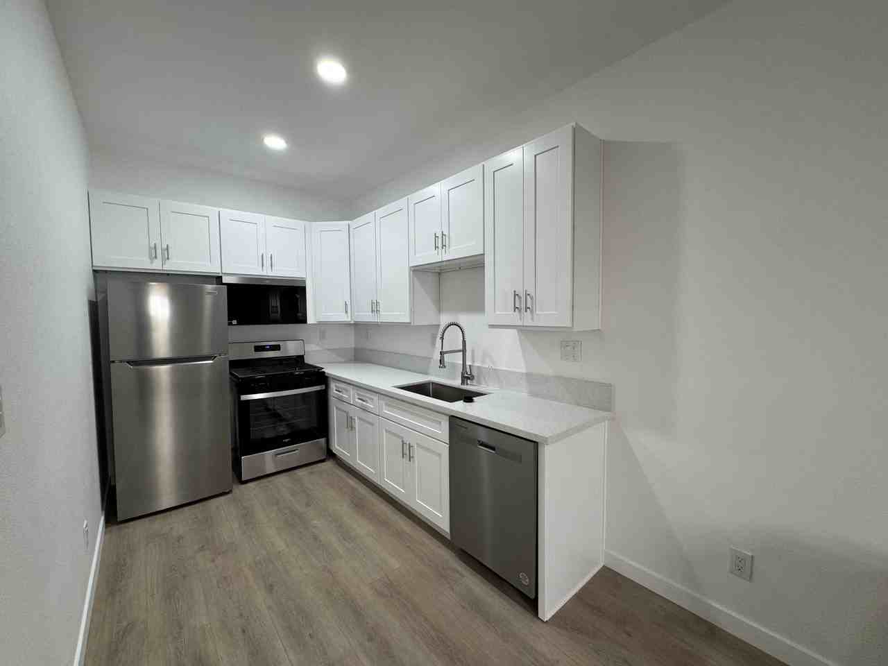 27797 Pointe Breeze Dr #NA - Photo 2 of 10